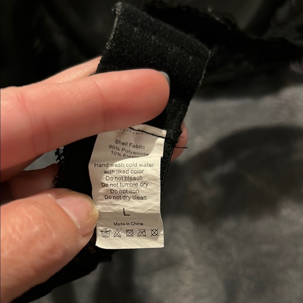 Classic Black Adjustable Strap Bra - Picture 7 of 9